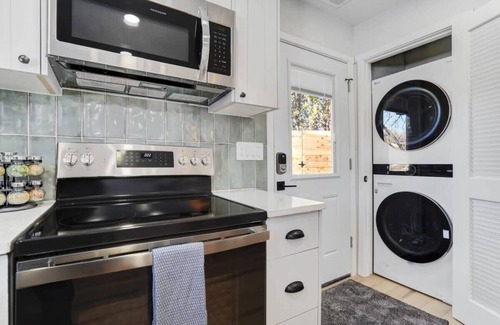 West Colorado Springs House | Tonka Heights! Family Home! King Hot Tub! BBQ