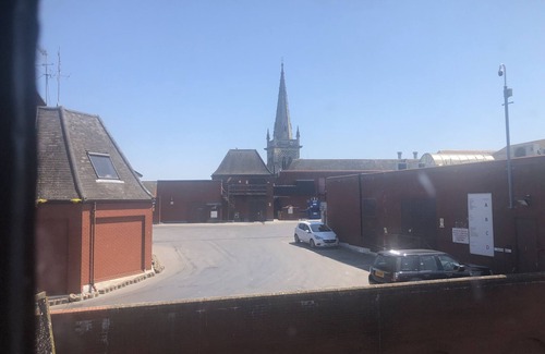 Ipswich Apartment | Toothbrush Apartments - 2 Bed/1 Bath Central Ipswich - Lloyds Avenue