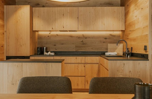 Lech am Arlberg Apartment | Top 1 - Boutique Chalet Almrausch