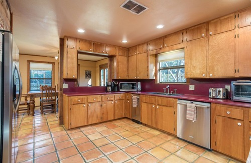 Hunt Cabin | "Top 11 coolest cabins in Texas" tripstodiscover.com
