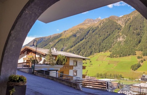 Ischgl Apartment | Top 6 (Panorama) by Interhome