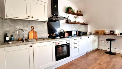 Matlock Apartment | Top floor 1BR apartment central Matlock