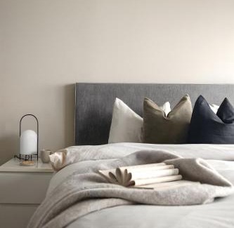 Sandviken Apartment | Top-Floor Apartment with Balcony and Sea View