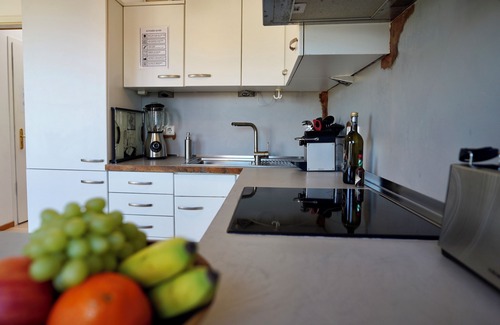 Mitte Apartment | Top floor apartment with roof terrace in Mitte