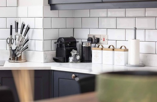 Upper Town Apartment | Top Floor at 13 Rivers Street