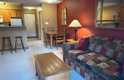 Silver Star Mountain Apartment | Top-floor cozy studio with mountain views, private deck, ski-in and out