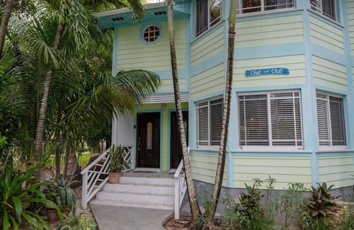 Triana Shores Apartment | Top Floor Condo, Walk to Pink Sands Beach