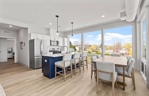 Lake City Condo | Top floor end unit with covered porch overlooking Lake Pepin - Unit 301