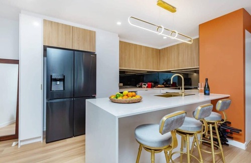 Burleigh Heads Apartment | Top Floor in Burleigh: Beach Views & Pool Access