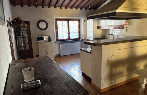 Prato Apartment | Top floor in historic building in downtown Prato, with garage within walking distance
