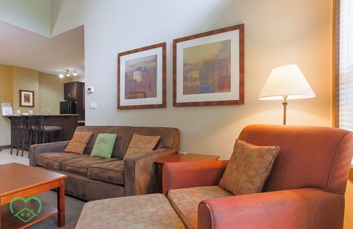 East Kootenay Condo | Top floor/Mountain views/Quiet 3-bed condo