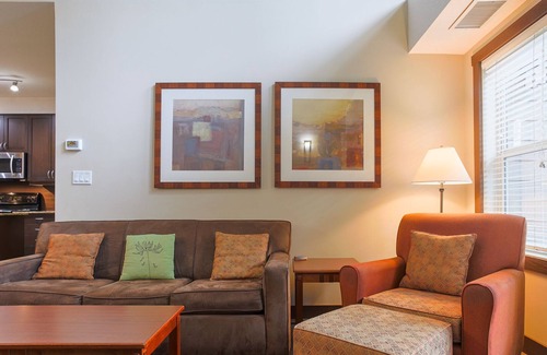 East Kootenay Condo | Top floor/Mountain views/Quiet 3-bed condo
