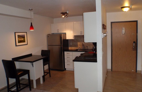 North Park City Condo | Top Floor, Mtn-View Condo, Cheerful & Tastefully Remodeled, Outdoor Pool