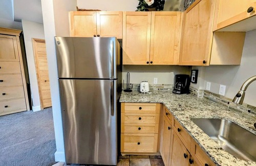 River Run Condo | Top Floor Studio, Full Kitchen, RR, Hot Tub/Pool