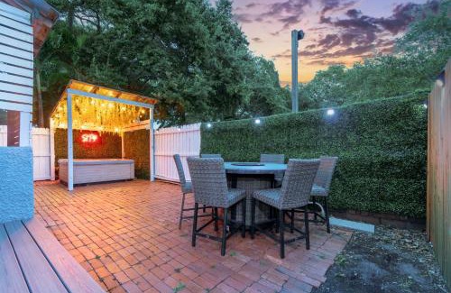Crescent Lake Apartment | Top Floor - Sun Filled Home - Jacuzzi - Pets Ok