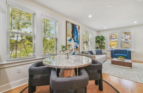 Crescent Lake Apartment | Top Floor - Sun Filled Home - Jacuzzi - Pets Ok