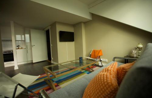 Majorstua Apartment | Top floor - view & balcony in Oslo city center