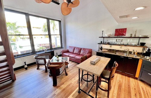Downtown Historic District Condo | TOP FLORIDA's Earnhardt Loft - Fall Special: 30% off for stays until 11/30/20205