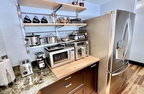 Downtown Historic District Condo | TOP FLORIDA's Earnhardt Loft - Fall Special: 30% off for stays until 11/30/20205