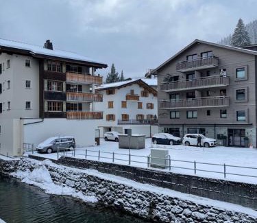 Klosters-Serneus Apartment | TOP LOCATION - Klosters center - 130m distance to ski lift Parsenn Gotschnabahn and railway station Klosters Platz - direct connection to Davos