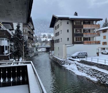Klosters-Serneus Apartment | TOP LOCATION - Klosters center - 130m distance to ski lift Parsenn Gotschnabahn and railway station Klosters Platz - direct connection to Davos