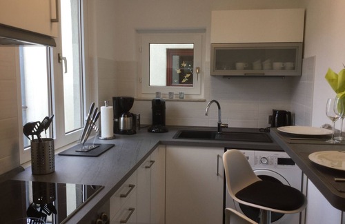 Wilmersdorf Apartment | TOP location - near Kudamm-FEWO EXKLUSIV with underground parking space