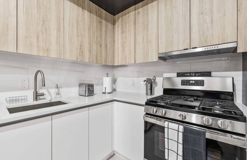 Central Park South Apartment | Top Notch 2-Bed/2-Bath in UES Mins to Central Park