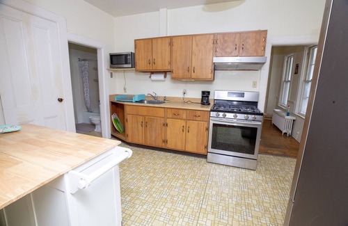 Old North End Apartment | Top of Church Street Roost 2