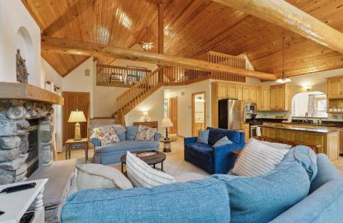 Fish Creek House | Top of the Hill Cabin by Simple Life Rental