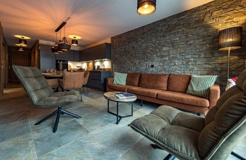 Saint-Sorlin-d'Arves Apartment | Top of the range flat with a large terrace in the heart of the village - sleeps 6