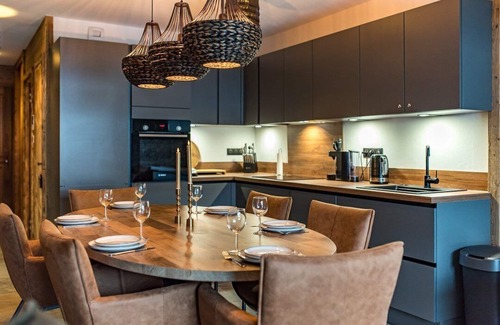 Saint-Sorlin-d'Arves Apartment | Top of the range flat with a large terrace in the heart of the village - sleeps 6