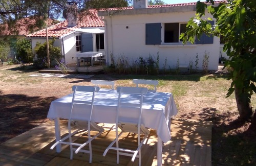Ronce-les-Bains House | Top of the range, charm, space, comfort, silence, enclosed garden. 6/8 persons.