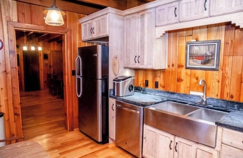Borden Ski Chalet | Top of the Rock