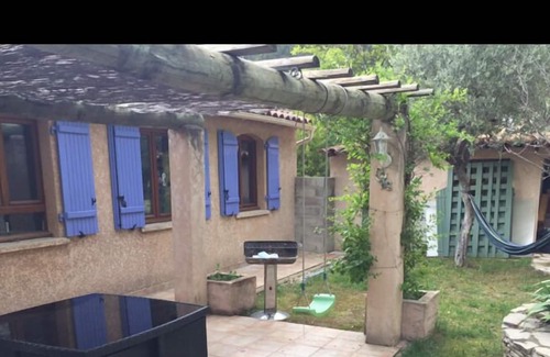 Cuges-les-Pins House | Top of Villa swimming pool/Jaccuzzi 6-8 pers. near Marseille Circuit Castellet