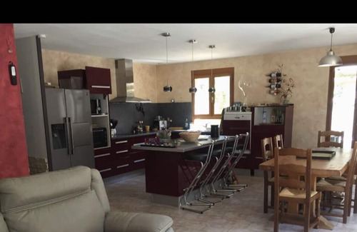 Cuges-les-Pins House | Top of Villa swimming pool/Jaccuzzi 6-8 pers. near Marseille Circuit Castellet