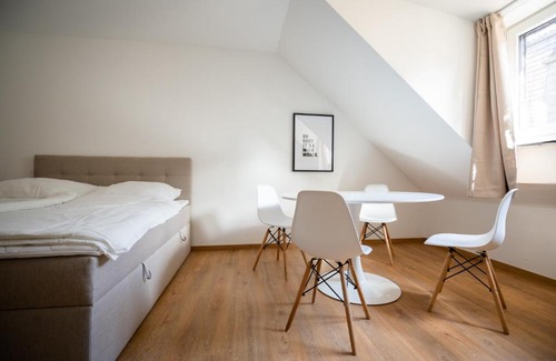 Dusseldorf Old Town Apartment | Top Old Town Apartment 2 baths