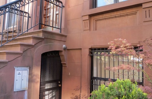 Harlem Apartment | Top-rated 1 BR Apt with private entrance - 15 min to midtown/Times Square