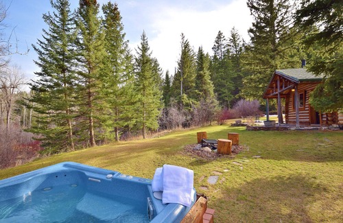 Bozeman Cabin | Top Rated Charming MT Cabin w Hot Tub, 10min Dwtn, MSU, 1hr Big Sky/Yellowstone