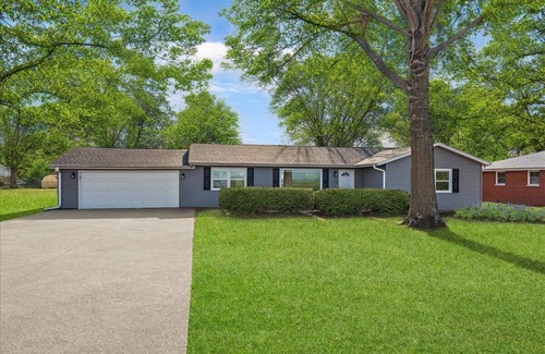 Springfield House | Top-Rated Premier 3-Bedroom Spotless & Charming House