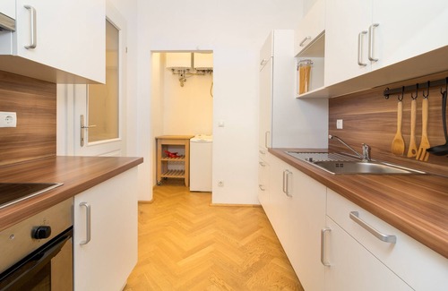 Landstrasse Apartment | Top renovated, Next to Belvedere palace, 9 min walk to Center, Air conditioned!