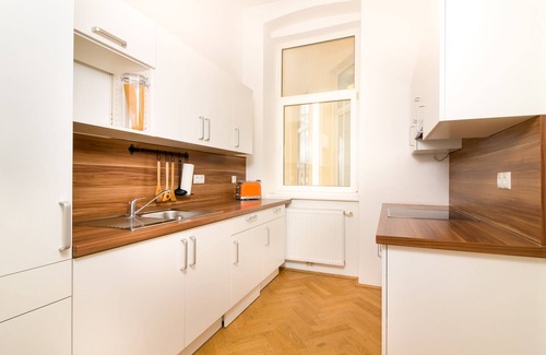 Landstrasse Apartment | Top renovated, Next to Belvedere palace, 9 min walk to Center, Air conditioned!