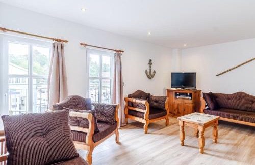 Hoveton House | Topsail-18150