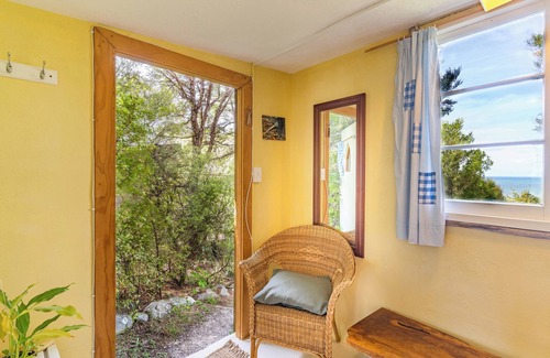Collingwood Cabin | Torea Cabin - Ao Marama Retreat - Stunning Bush setting and Ocean Views