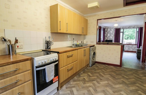 Garlieston Cottage | TORKELD HOLIDAY COTTAGE, pet friendly, with a garden in Garlieston