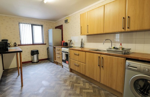 Garlieston Cottage | TORKELD HOLIDAY COTTAGE, pet friendly, with a garden in Garlieston