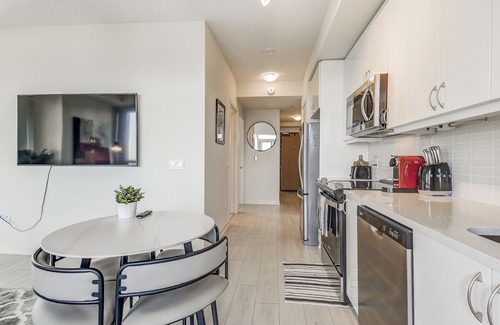 Humber Bay Shores Apartment | Toronto Condo with Lake Views