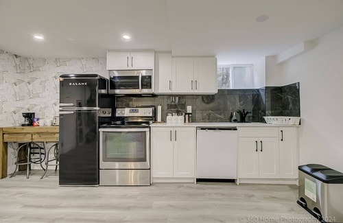 Etobicoke Bed & Breakfast | TorontoGEM: 20 mins to Downtown,10 mins to Airport