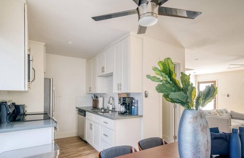 Torrance Apartment | Torrance 2BR 10 Minutes from the Beach