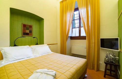Oltrarno Bed & Breakfast | Torre dei Lari Residenza d'Epoca