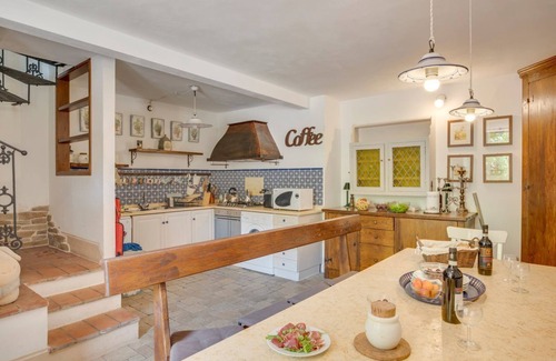 Spoleto Villa | Torre Perugina - Ten Bedroom Villa, Sleeps 20